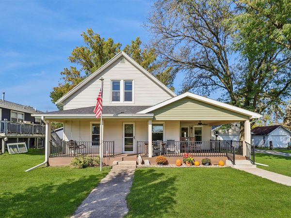 645 Locust Street, Waukee, IA 50263
