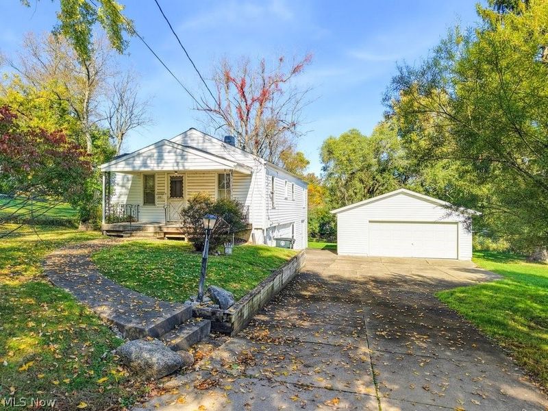 2417 Kermit Avenue, Akron, OH 44305 Photo 1