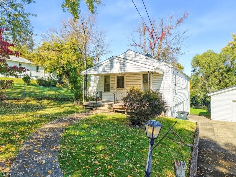 2417 Kermit Avenue, Akron, OH 44305 Photo 2