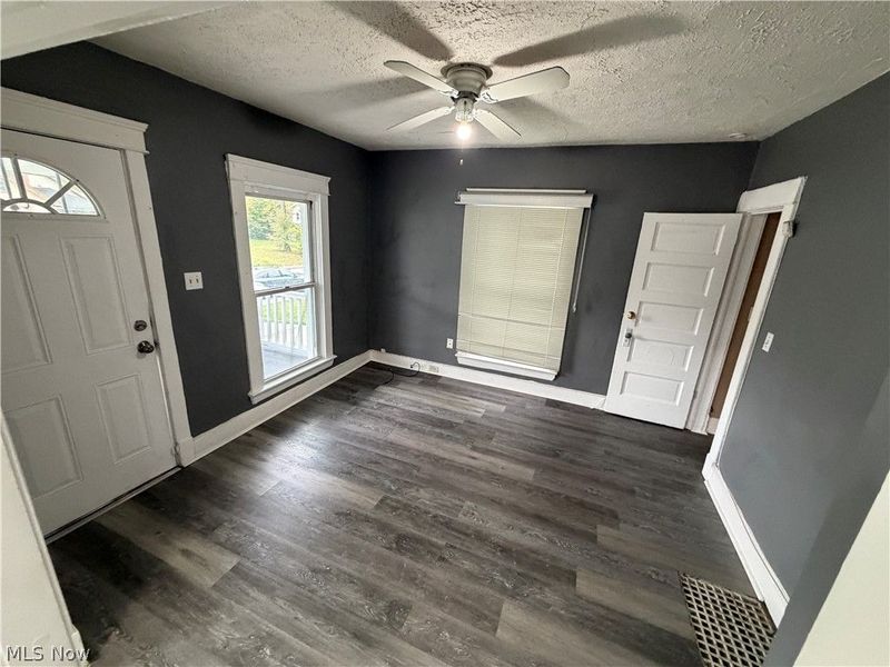 12203 Farringdon Avenue, Cleveland, OH 44105 Photo 2