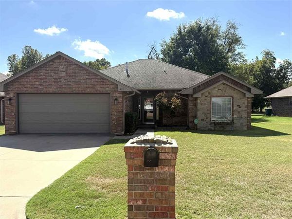 402 E Kinder Court, Perkins, OK 74059