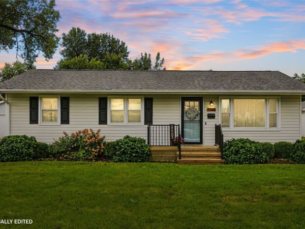 2051 Brookland Drive NE, Cedar Rapids, IA 52402