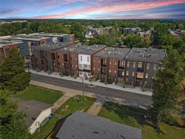 905 SE 4th Street, Unit 204, Bentonville, AR 72712