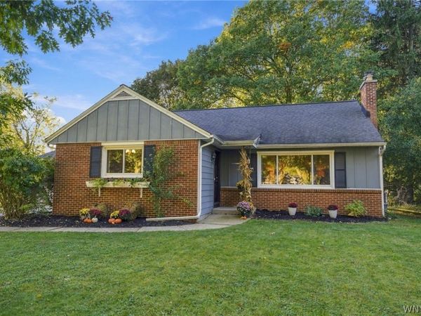 4620 W Overlook Drive, Buffalo, NY 14221