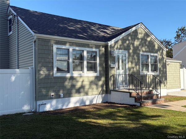 904 11th Street , West Babylon, NY 11704