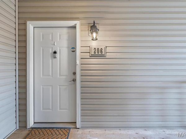 6431 Brookfield Court Drive, St Louis, MO 63129
