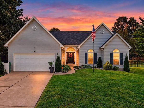 957 Cottontail Lane, St Charles, MO 63303