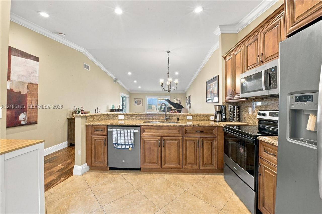 8306 Springlake Dr , Unit 8306, Boca Raton, FL 33496 Photo