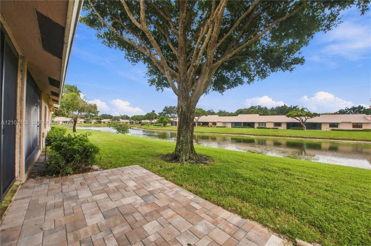 8306 Springlake Dr , Unit 8306, Boca Raton, FL 33496 Photo