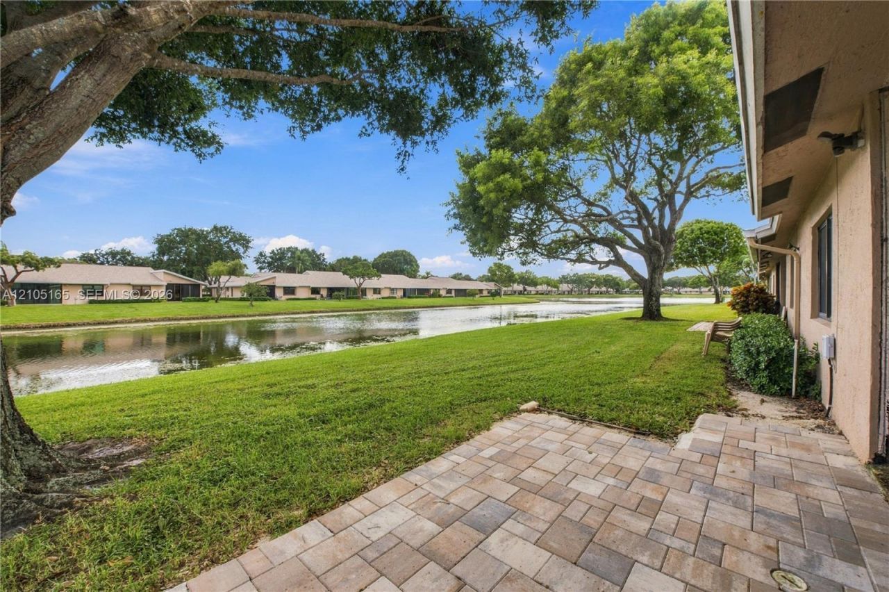 8306 Springlake Dr , Unit 8306, Boca Raton, FL 33496 Photo