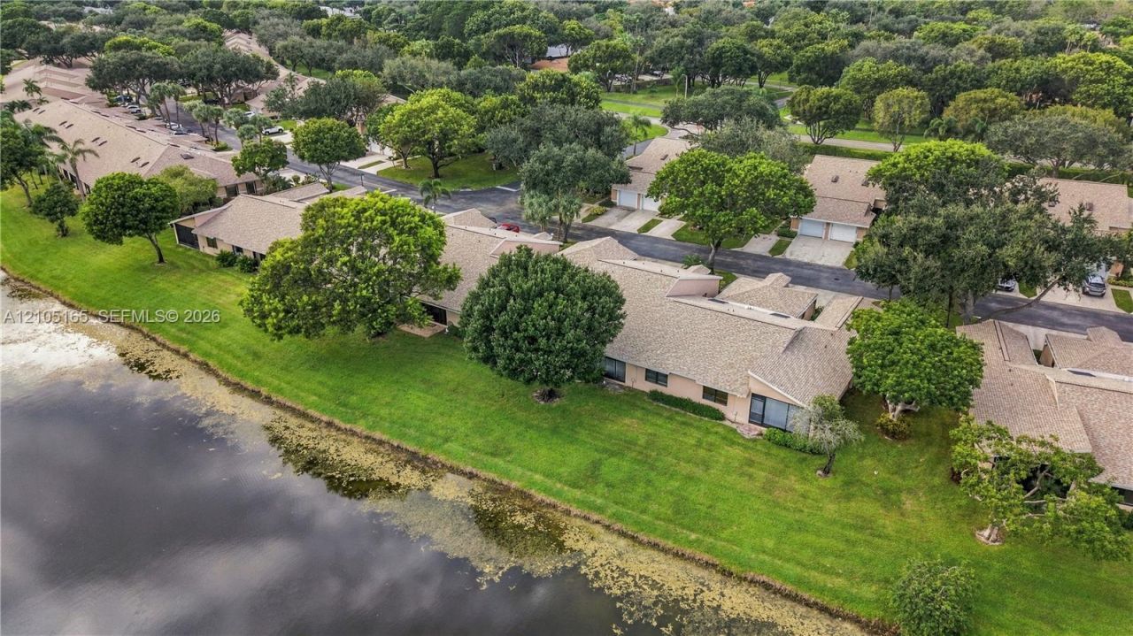 8306 Springlake Dr, Unit 8306, Boca Raton, FL 33496 Photo