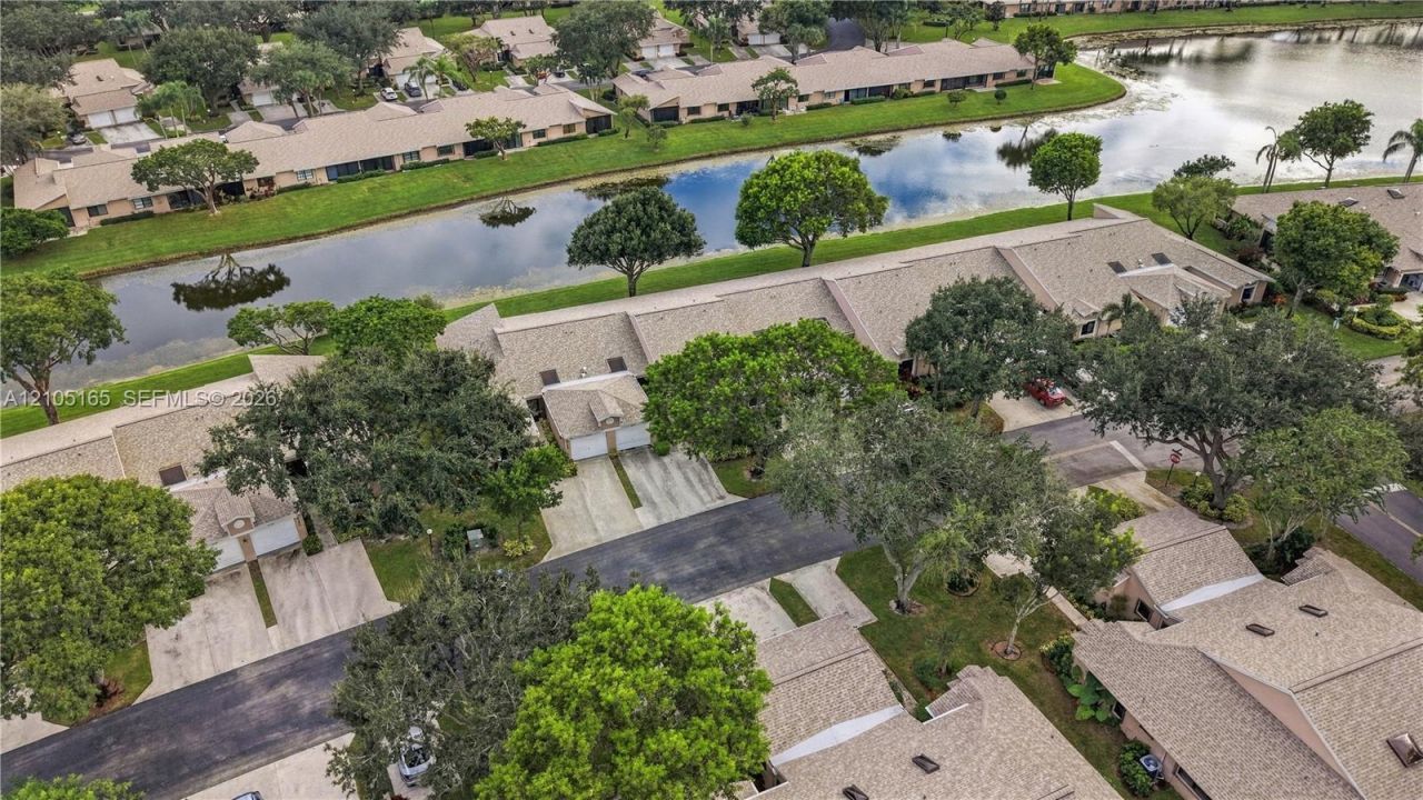 8306 Springlake Dr , Unit 8306, Boca Raton, FL 33496 Photo