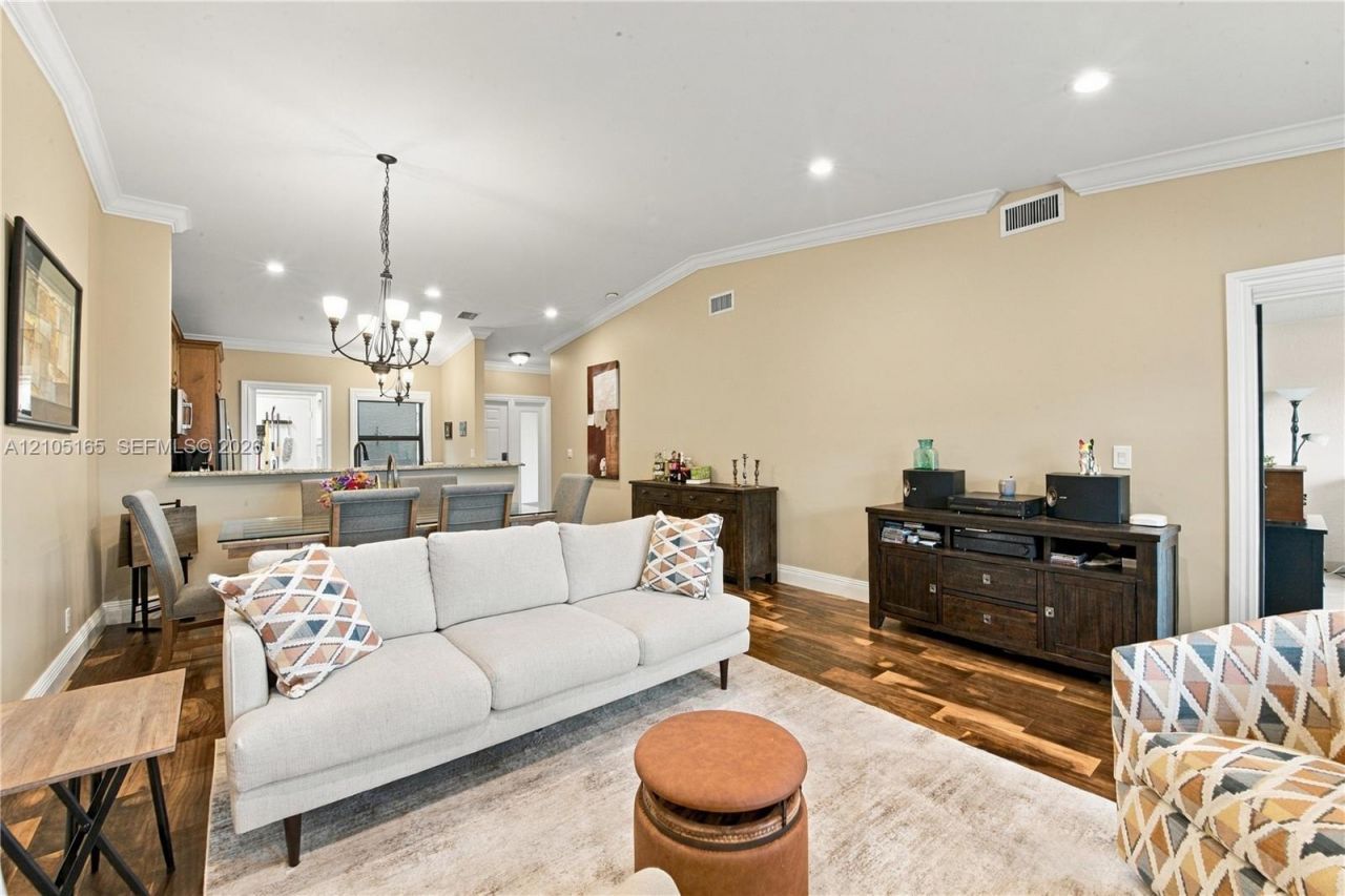 8306 Springlake Dr , Unit 8306, Boca Raton, FL 33496 Photo