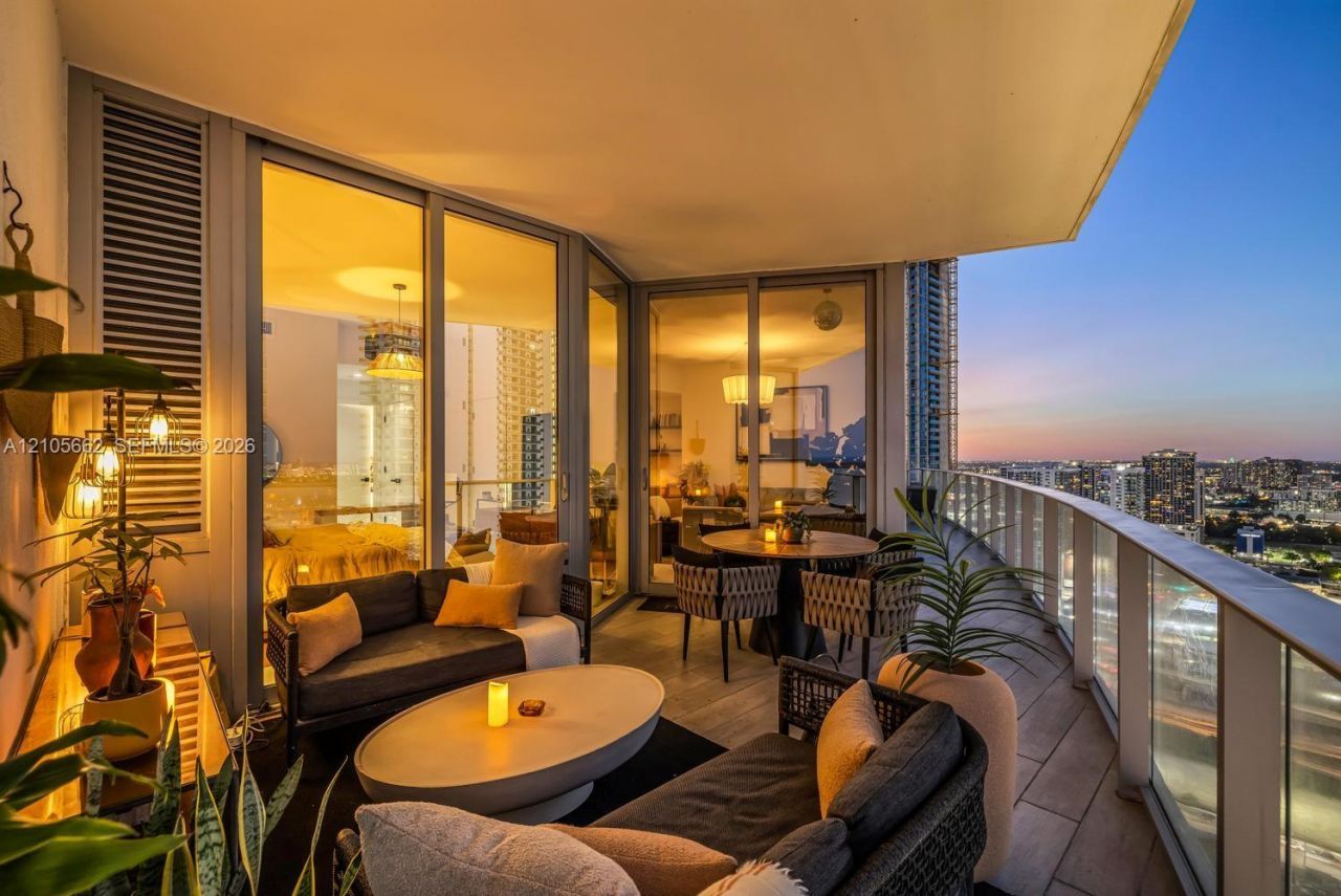 851 NE 1st Ave , Unit 3403, Miami, FL 33132 Photo