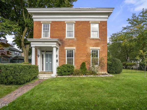 205 W Broadway Street, Maumee, OH 43537