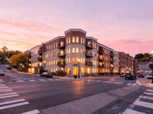 350 Main Street N, Unit 310, Stillwater, MN 55082