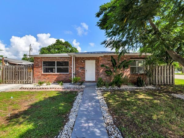 3910 Merrill Avenue, West Palm Beach, FL 33405