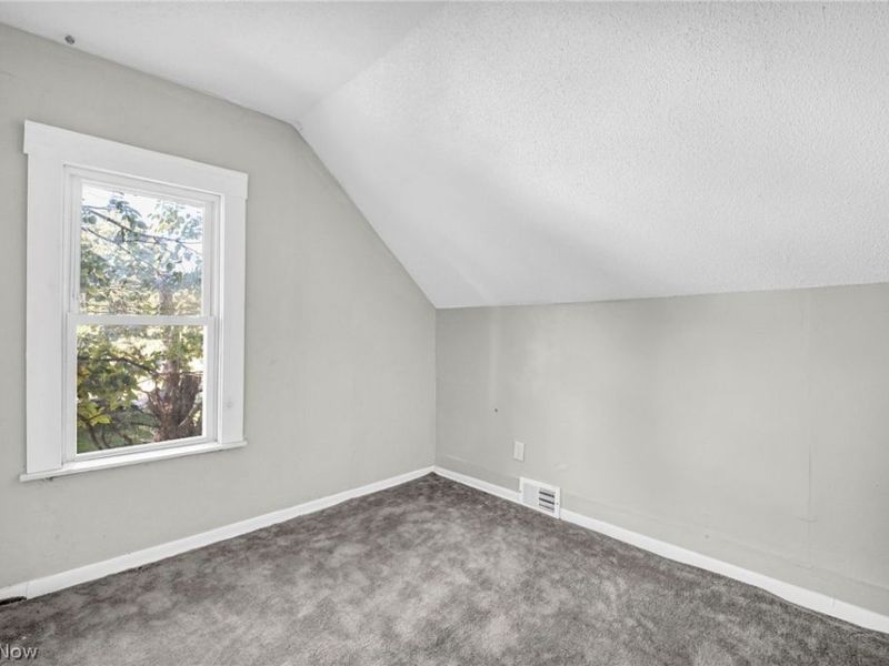 9610 Edmunds Avenue, Cleveland, OH 44106 Photo 17
