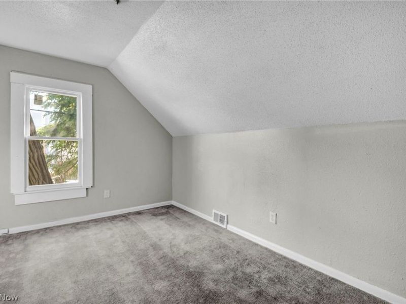 9610 Edmunds Avenue, Cleveland, OH 44106 Photo 24