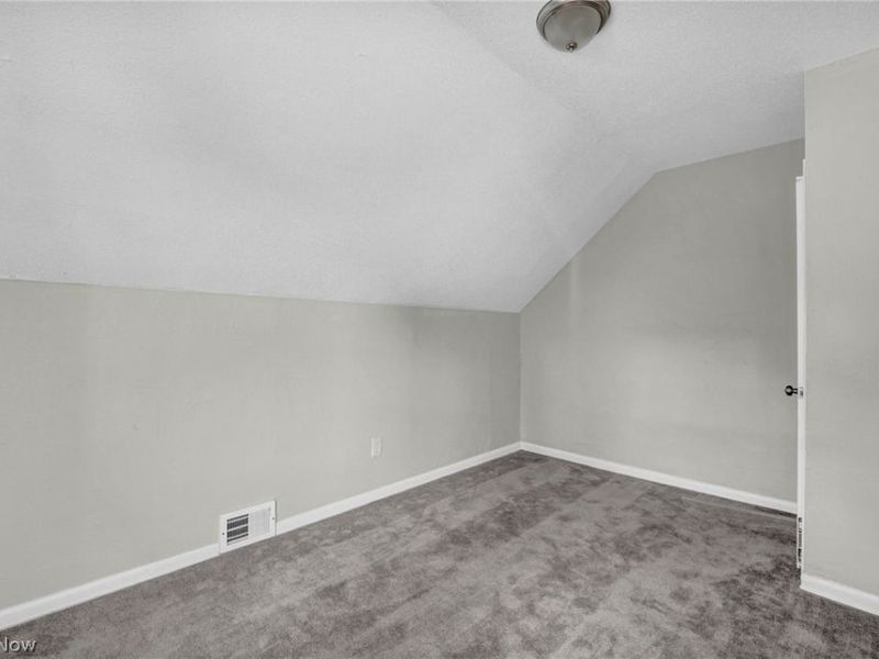 9610 Edmunds Avenue, Cleveland, OH 44106 Photo 27