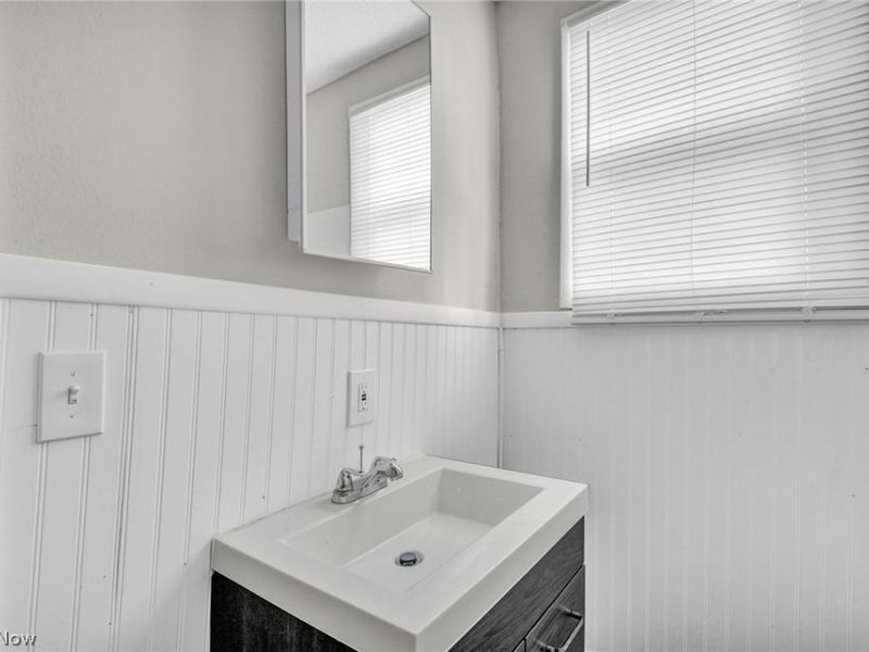 9610 Edmunds Avenue, Cleveland, OH 44106 Photo 33