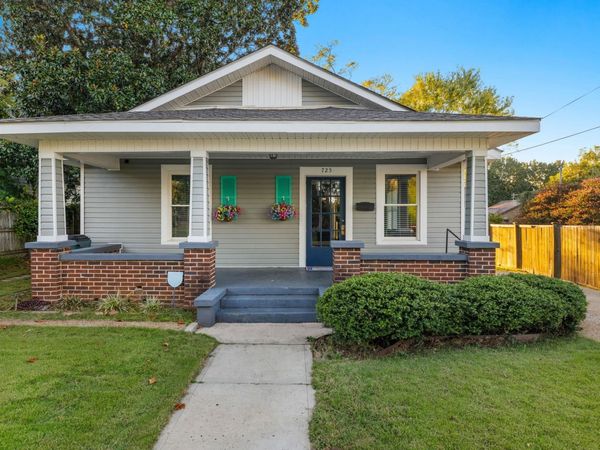 725 Jefferson St, Tuscumbia, AL 35674