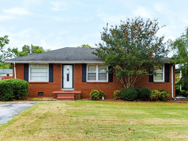 409 Pasadena Ave, Muscle Shoals, AL 35661