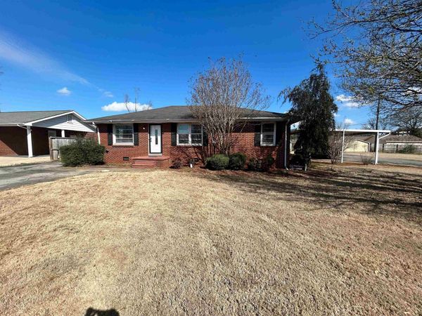 409 Pasadena Ave, Muscle Shoals, AL 35661