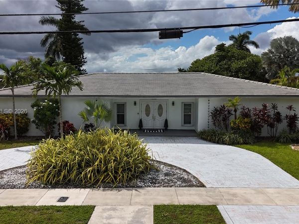 1490 Lenape Dr , Miami Springs, FL 33166