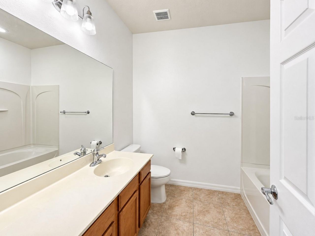 3880 82nd Avenue Circle E, Unit 104, Sarasota, FL 34243 Photo