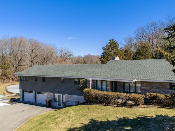 736 State Route 94 N, Warwick, NY 10990