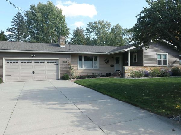 210 Pineview Drive, Alma, MI 48801