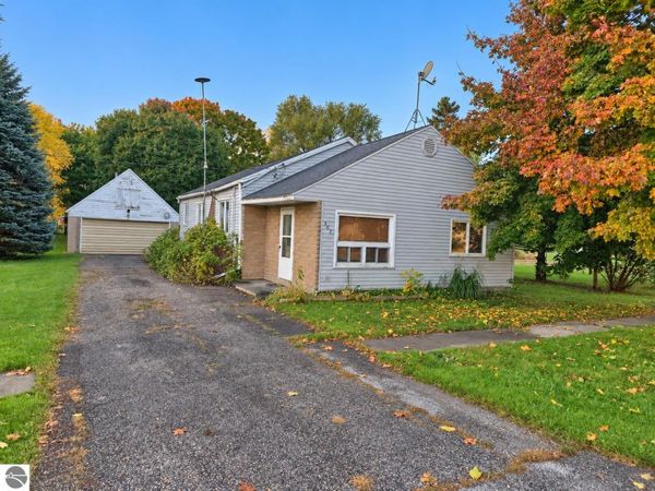 507 Railroad Street W, Perrinton, MI 48871
