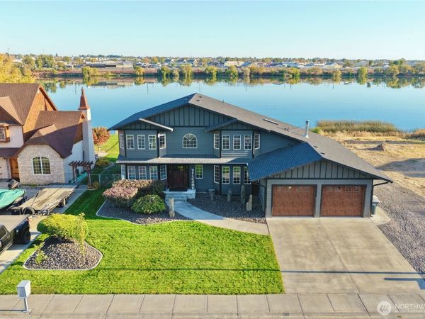915 W Edgewater Lane , Moses Lake, WA 98837