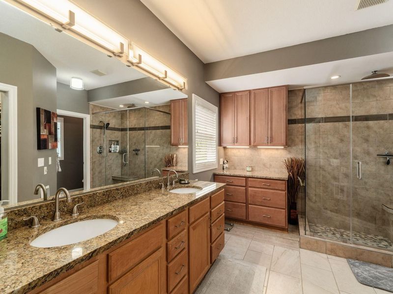 586 Pinegrove Place , Columbus, OH 43230 Photo 12