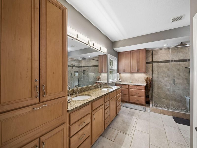 586 Pinegrove Place , Columbus, OH 43230 Photo 28