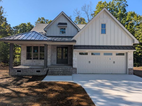 2844 Mowbray Pike, Soddy Daisy, TN 37379