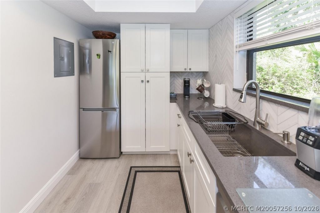 541 SW South River Drive, Unit 103, Stuart, FL 34997 Photo
