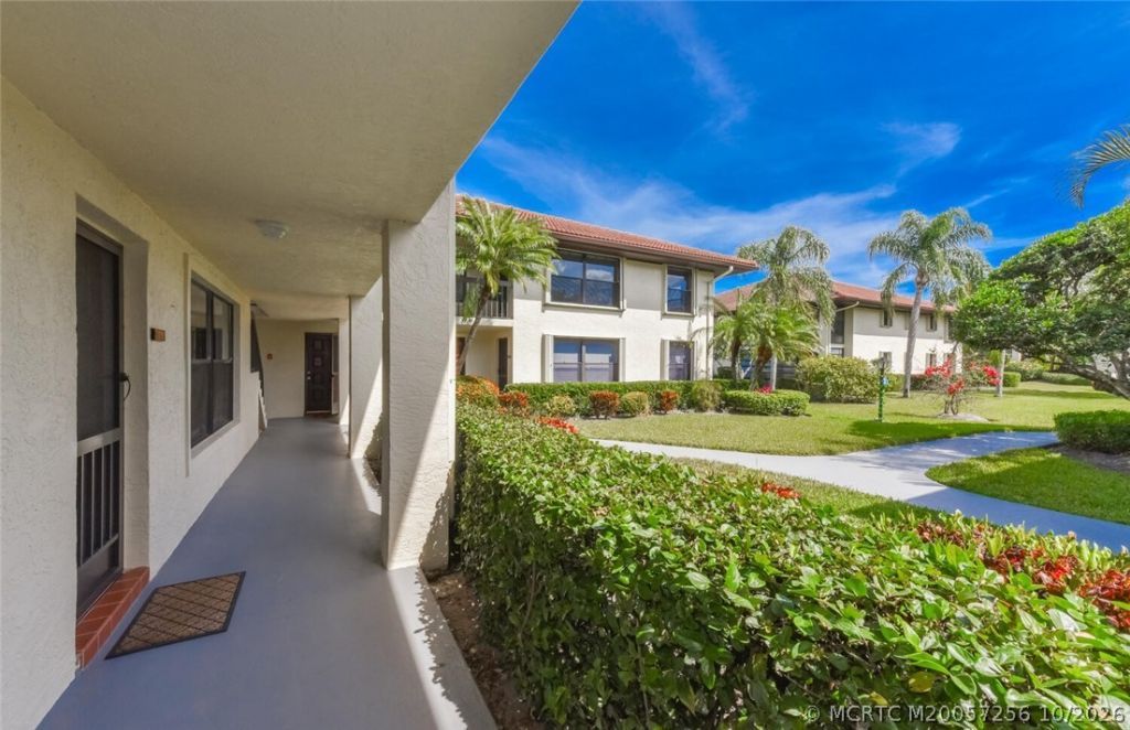 541 SW South River Drive, Unit 103, Stuart, FL 34997 Photo