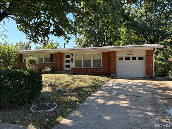 1460 Wadsworth Drive , Florissant, MO 63031
