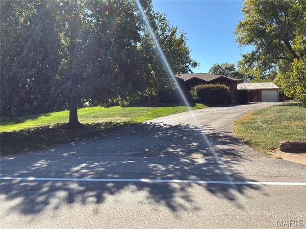 1435 & 1421 Schoettler Road , Chesterfield, MO 63017