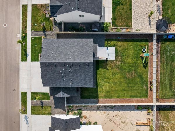 5260 E Burnte Peak St., Nampa, ID 83687
