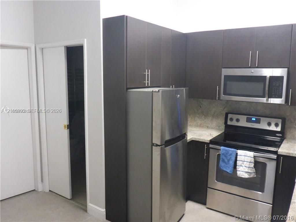 6880 NW 166th Ter , Unit 1001, Miami Lakes, FL 33014 Photo
