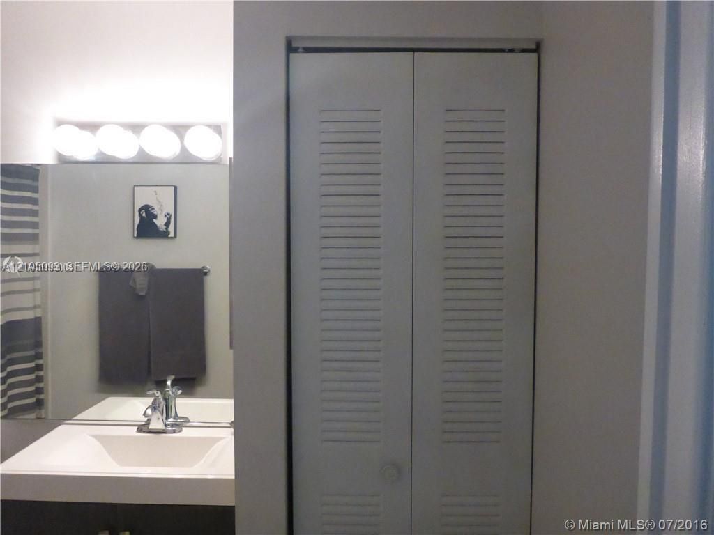 6880 NW 166th Ter , Unit 1001, Miami Lakes, FL 33014 Photo