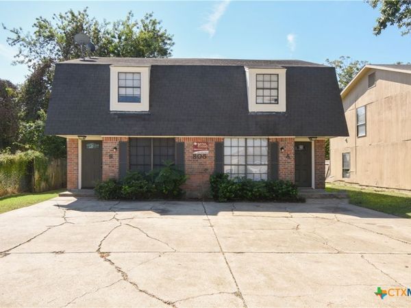 805 E Hiller Street , Victoria, TX 77901
