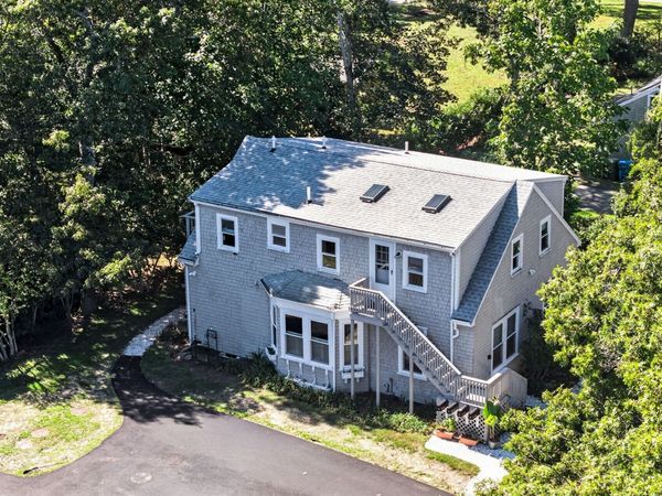 16 Lt Hauser Ln, Unit 3, Falmouth, MA 02540