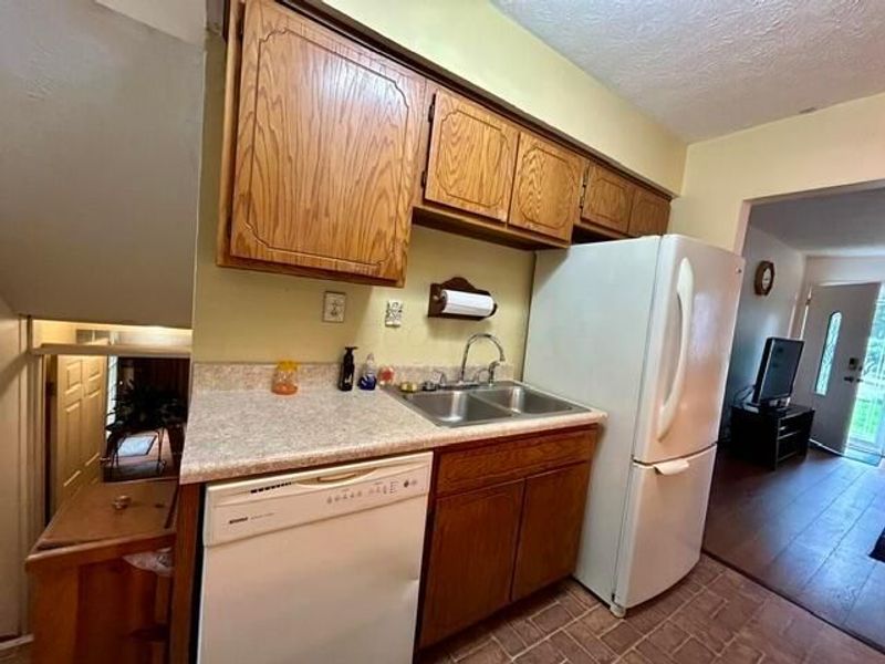 2856 Vantage Point Drive, Columbus, OH 43224 Photo 6