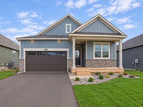 2147 Bluff Heights Drive, Shakopee, MN 55379