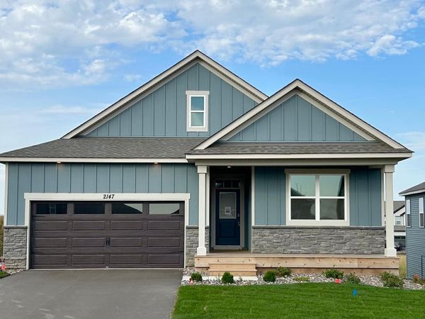 2147 Bluff Heights Drive , Shakopee, MN 55379