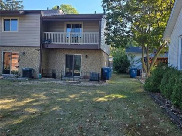 1503 Poplar Street , Unit 8, Highland, IL 62249